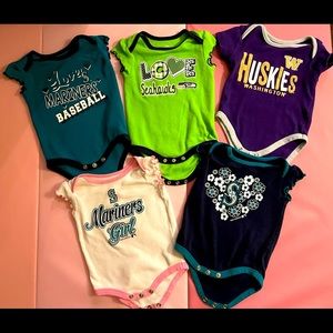 Baby Girls 3-6 month Seattle sports onesies - Huskies, Mariners, Seahawks